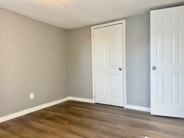 Building Photo - 203 W Conyers Ave