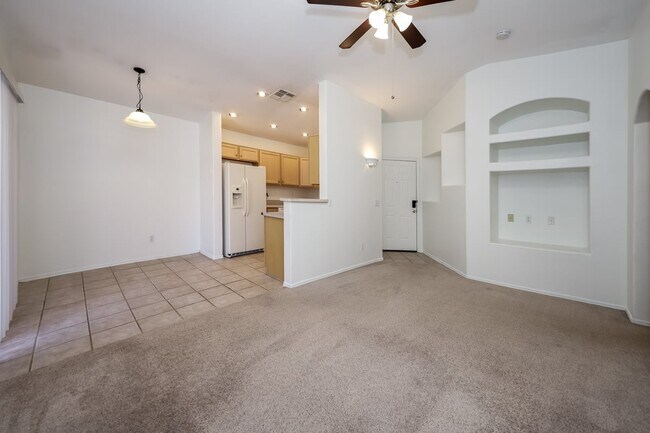 Building Photo - 8256 S Vía Del Forjador