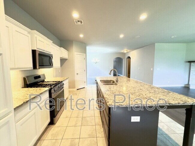 Building Photo - 130 W 130th St S