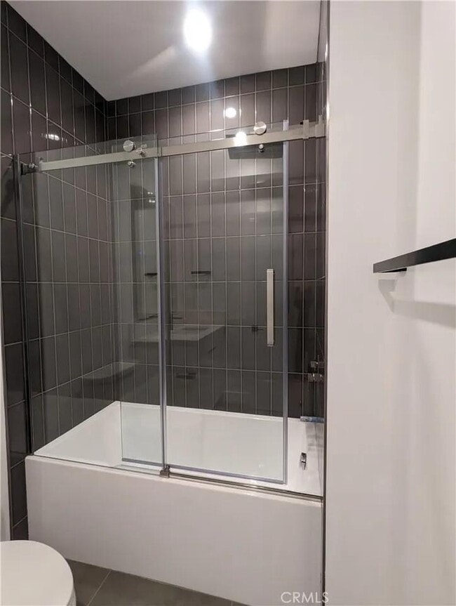 Building Photo - 11141 Strathern St