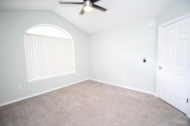 Building Photo - 5947 Grandview Dr