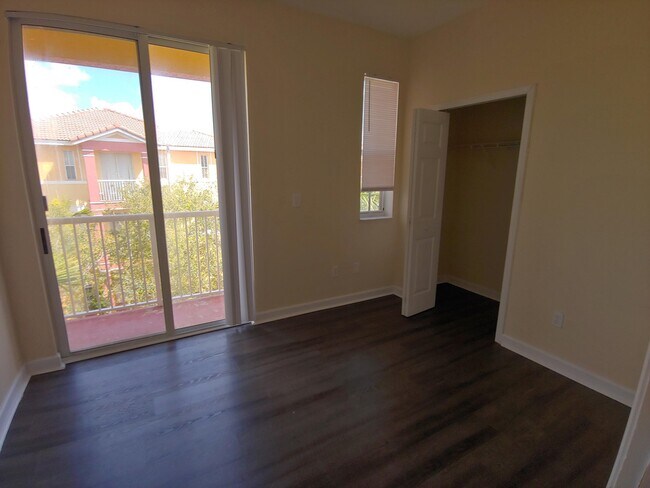 Building Photo - 3106 Shoma Dr