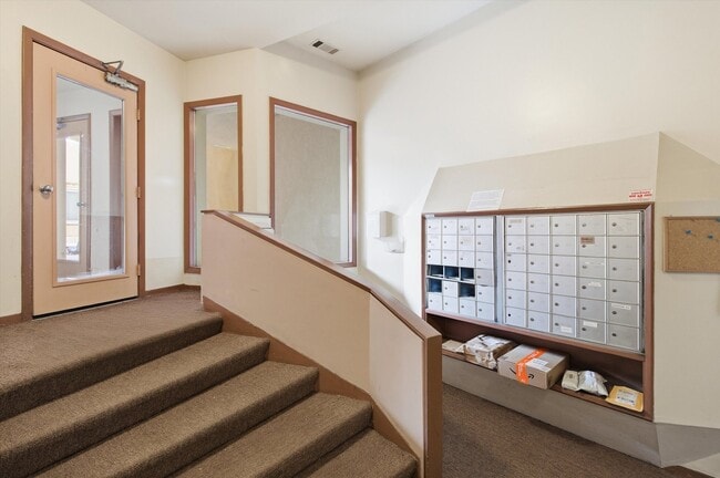 Building Photo - 6337 Roosevelt Rd