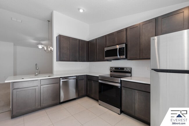 Building Photo - 6 Unison Ct