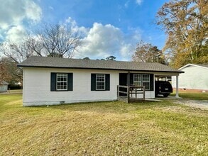 Building Photo - 3 Bed/1.5 Bath Available in Downtown Brandon!