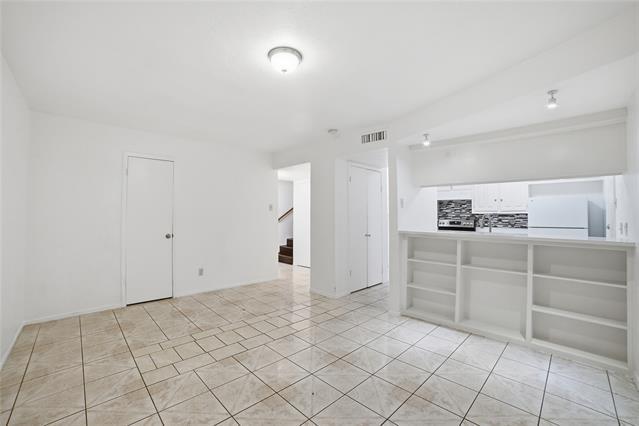 Building Photo - 334 Valley Park Dr