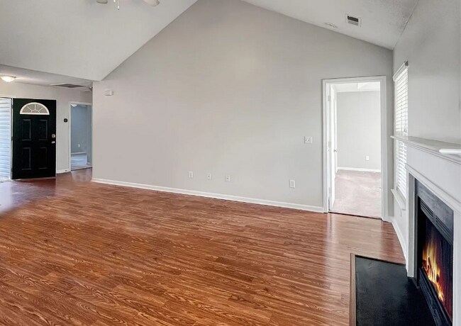 Building Photo - 286 Westbrooke Rd