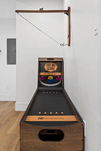 Building Photo - 1566 Beacon St