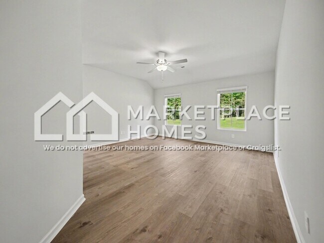 Building Photo - 1721 Amber Ave