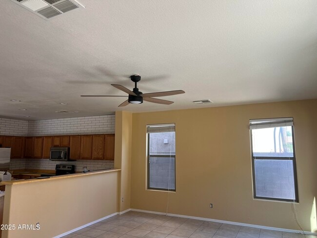 Building Photo - 3915 E Morelos St