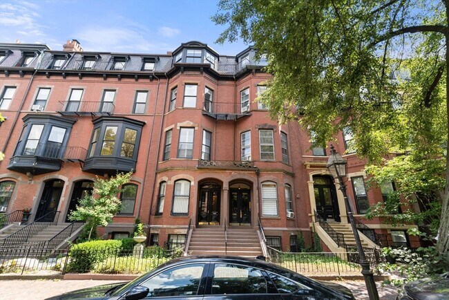 Building Photo - 128 Marlborough St