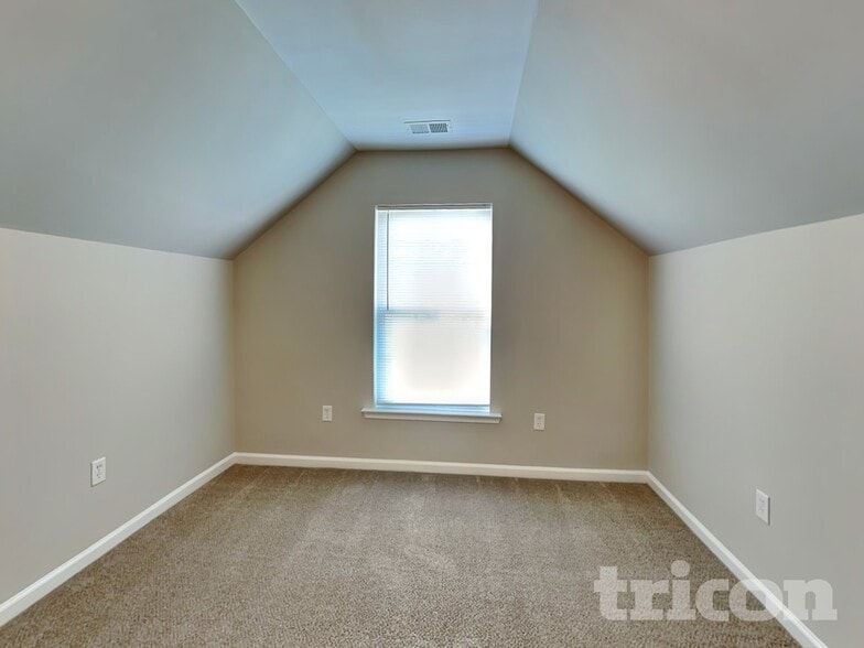 Building Photo - 224 Barnevelder Dr