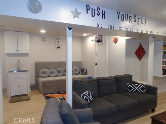 Building Photo - 24930 Knoll Cir Dr