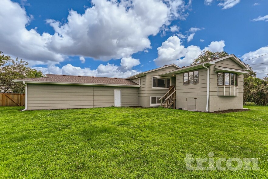 Building Photo - 16417 Gladiola Ave