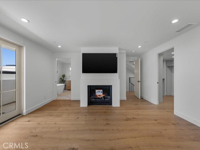 Building Photo - 505 Bayview Dr