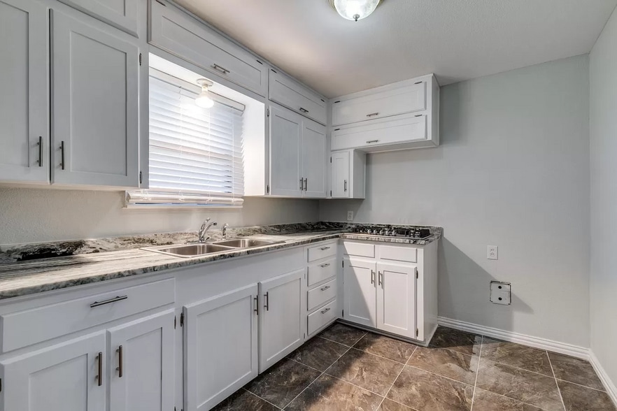 Building Photo - 1501 Ridgeview St