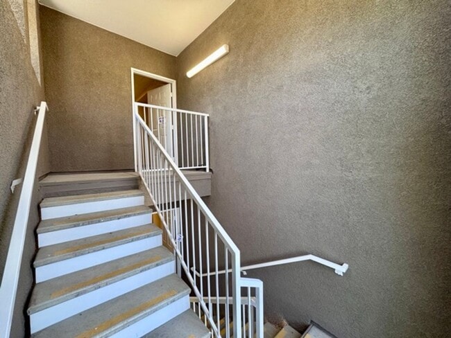 Building Photo - Upgraded 1BD/1BA Condo in Gated Temecula C...