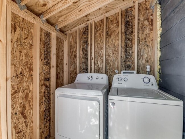 Building Photo - 1136 Garland Ave