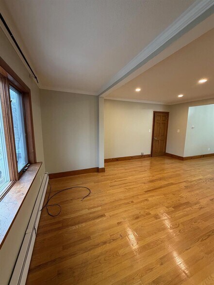 Building Photo - 33 Lafayette St