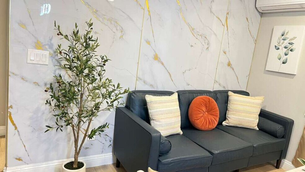 Building Photo - 1059 Gillespie Dr