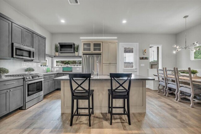 Building Photo - 5713 Pampero Ln