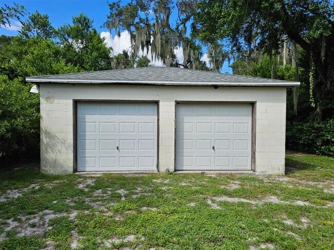 Building Photo - 1516 Holly Rd