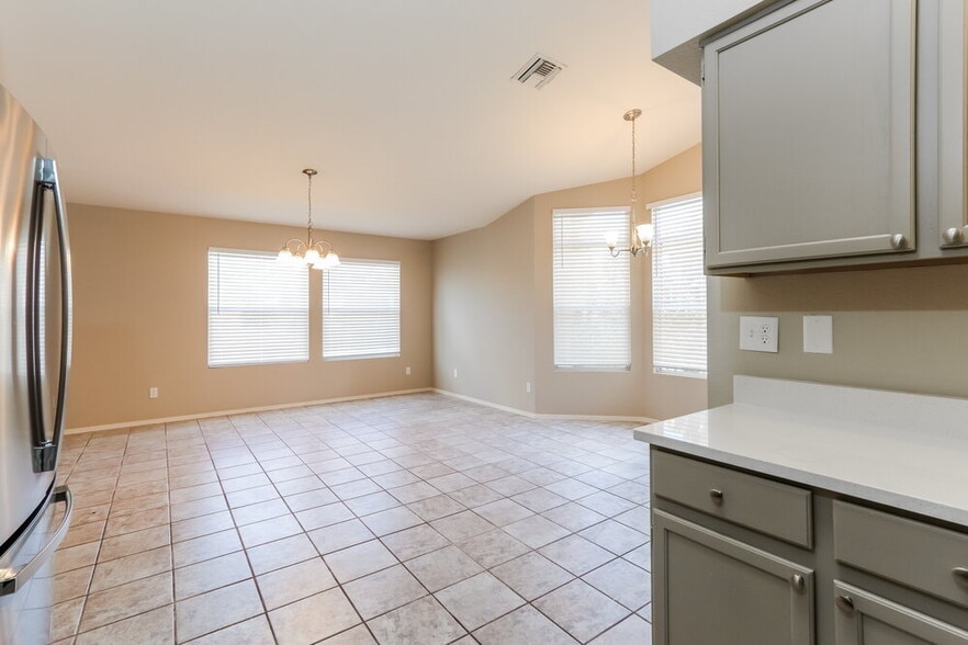 Building Photo - 2999 W Sky Ranch Trail