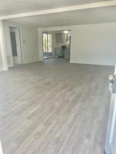 Building Photo - 7431 Buchanan Dr