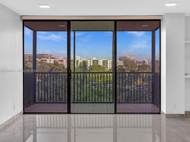 Building Photo - 20301 W Country Club Dr