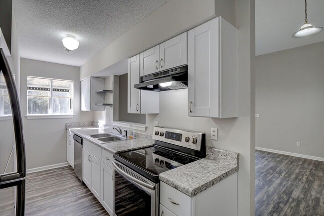 Building Photo - 144 Charter Dr
