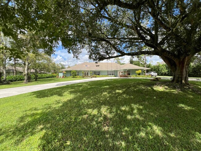 Primary Photo - 13172 Doubletree Cir