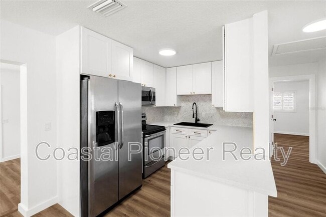Building Photo - 6710 S Cortez Ave