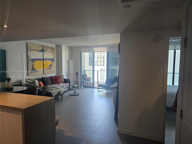 Building Photo - 1600 NE 1st Ave