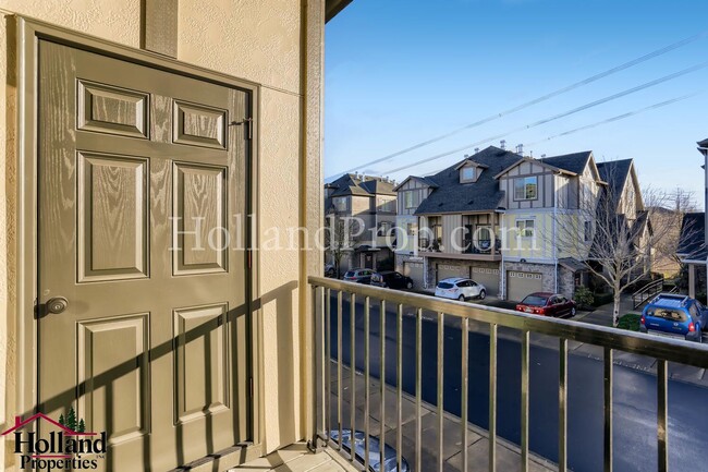 Building Photo - 838 NE Wheelock Pl