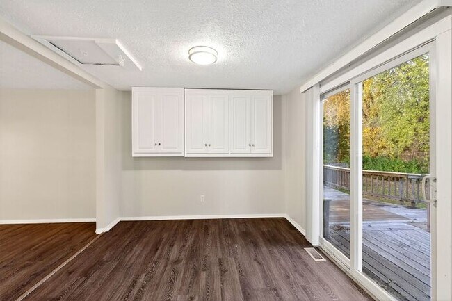 Building Photo - Nicely Updated Home