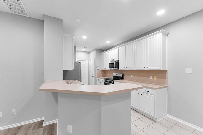 Building Photo - 16007 Sandy Path Ln