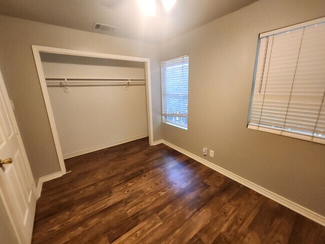 Building Photo - 2714 Whitis Ave