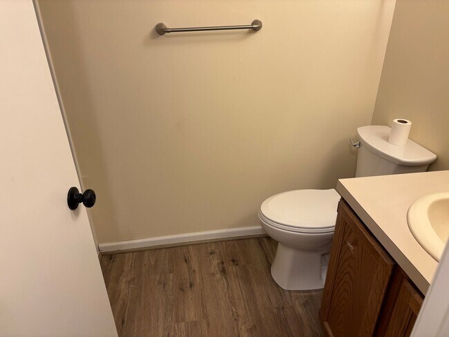 Building Photo - 1399 Suncrest Dr NE