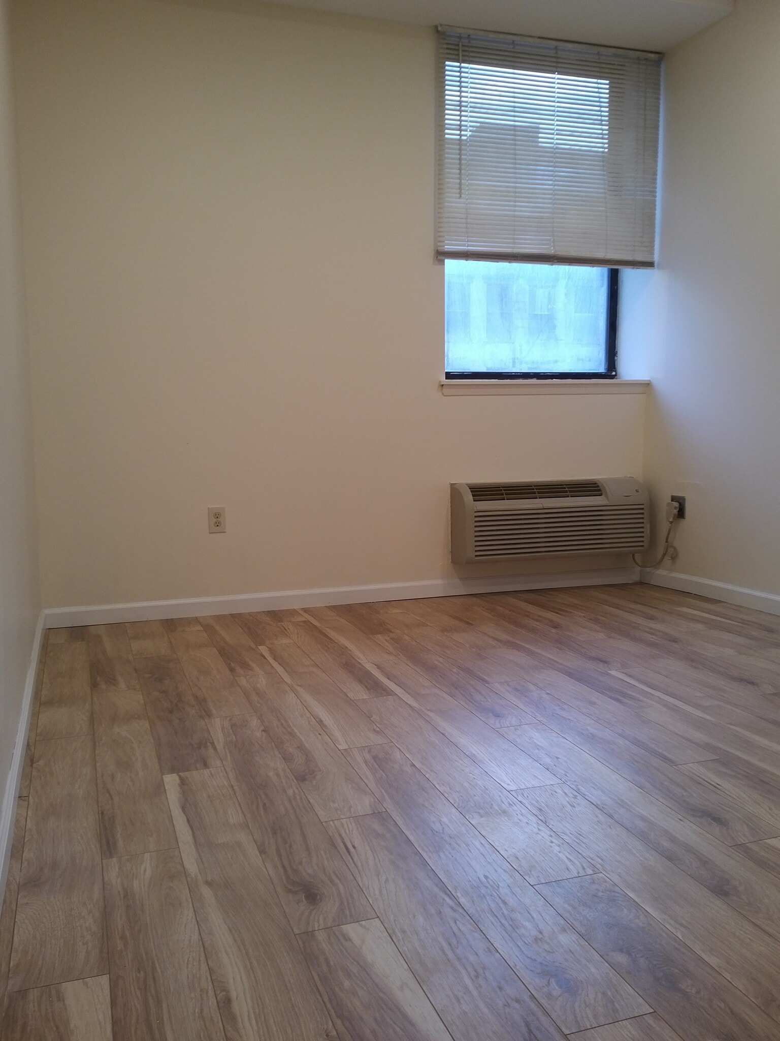 Bedroom with Window - 111 Mulberry St
