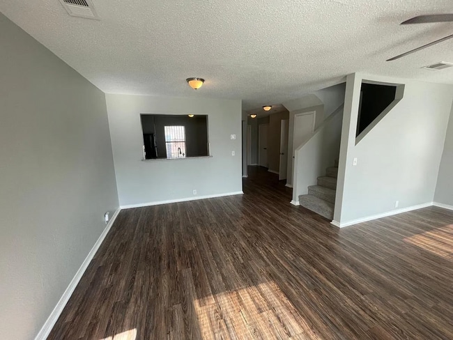 Building Photo - 3 BR/2.5BA | Newly Renovated Single Family Home | Fenced Backyard | In Dallas!