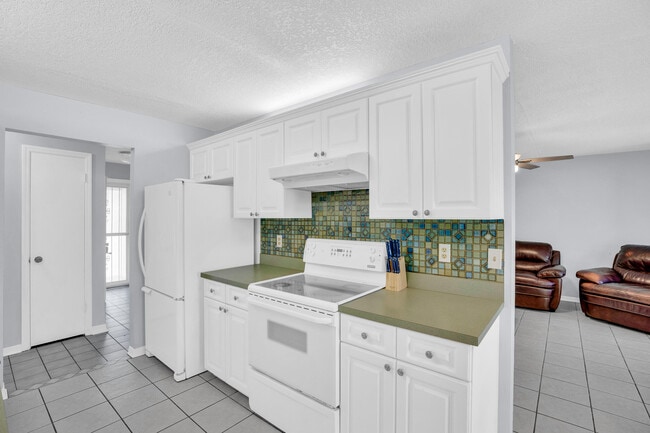 Building Photo - 175 22nd Ave