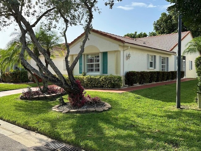 Building Photo - 6129 Heliconia Rd