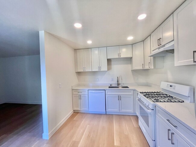 Building Photo - 516 K St