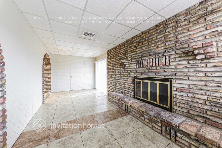 Building Photo - 4424 W Caron St