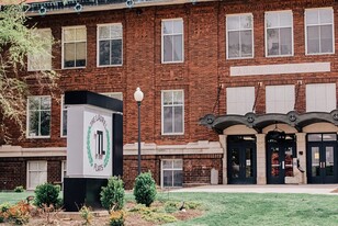 Building Photo - The Laurel Flats Apartments