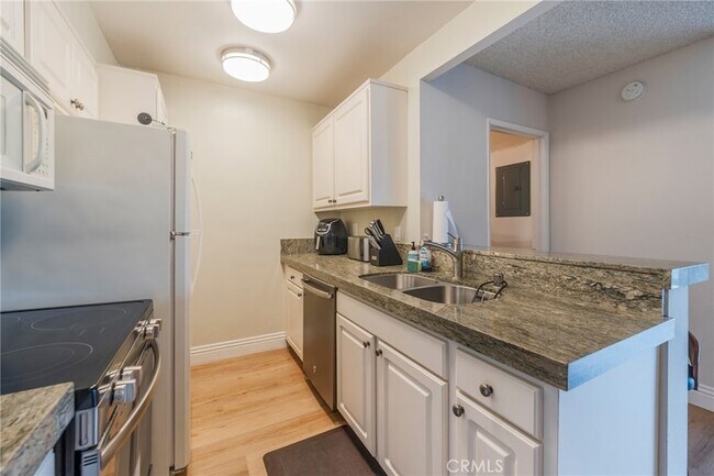 Building Photo - 8163 Redlands St