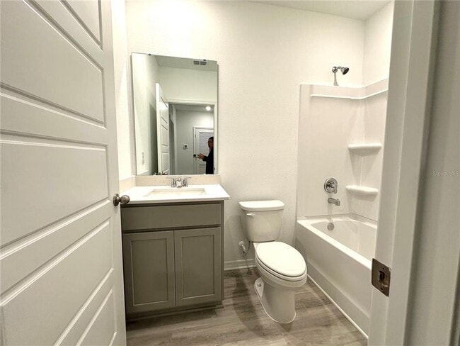 Building Photo - 2933 Canary Ave