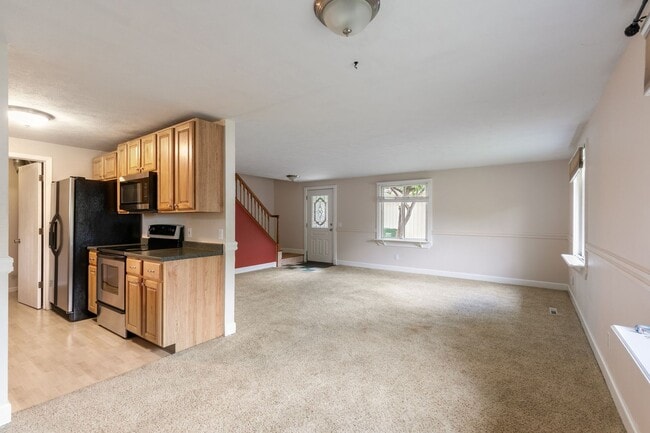 Building Photo - 3406 Avon Ct