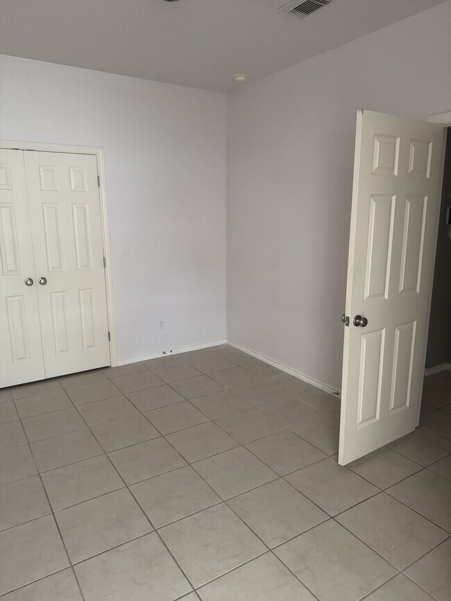 Building Photo - 6721 Dungeoness Dr