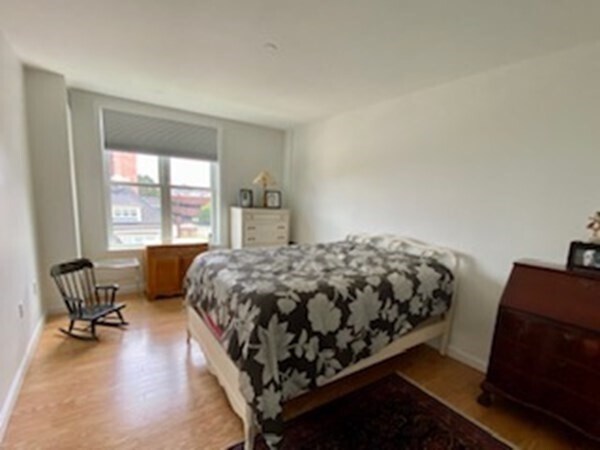 Building Photo - 65 Chelsea St